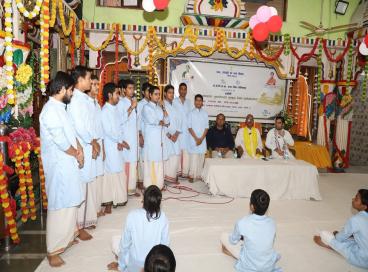 संगोष्ठी- मानवतयाः पुनर्जागरणाय गुरुकुल-शिक्षा-पद्धतेरावश्यकता