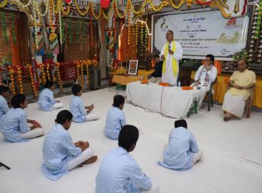 संगोष्ठी- मानवतयाः पुनर्जागरणाय गुरुकुल-शिक्षा-पद्धतेरावश्यकता